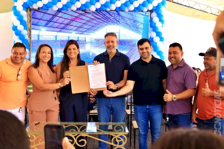 Ao lado do Deputado Arthur Lira, Prefeita Marcela assina ordem de serviço para 4 km de pavimentação nas agrovilas